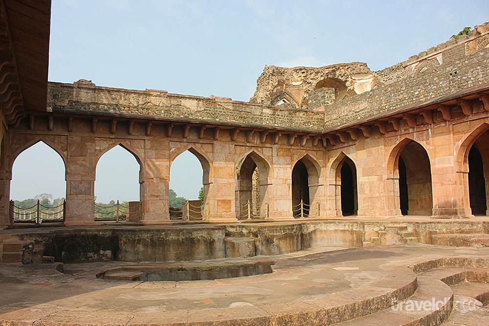 Swimming Pool in Jahaz Mahal